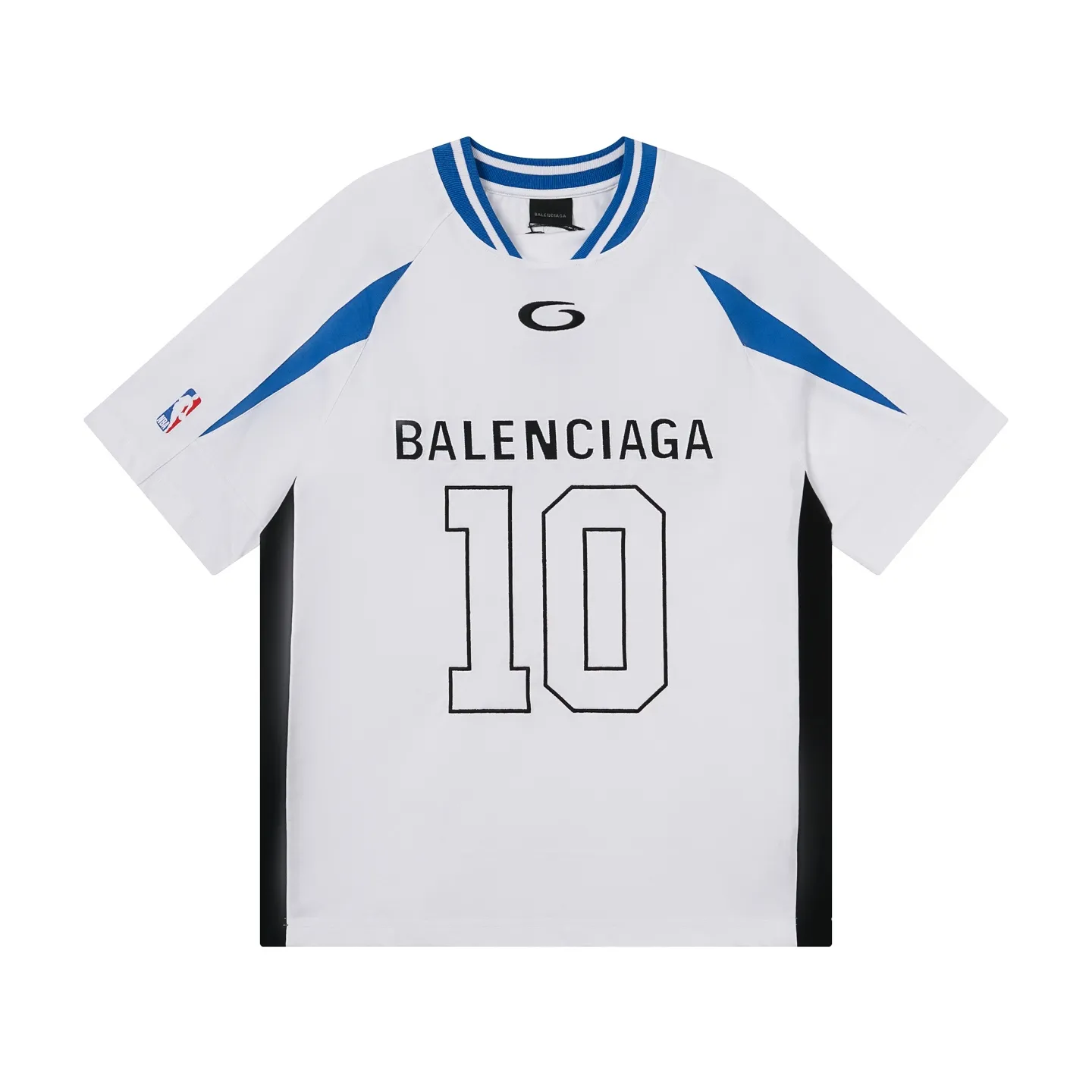 💰P140（ : ） 【 . Quality】BALENCI*GA/ SS 26New Arrival NBA Series T 。 ， NBASeries 。 ， 。 SS 26 New Arrival。 ， 。 。 Authentic ， 。 。 260 ， . ， 。 。 。 ， ， 。 。 。 OS . Same Style ：BL 263760 ：Black，White，Red Size：XS S M L